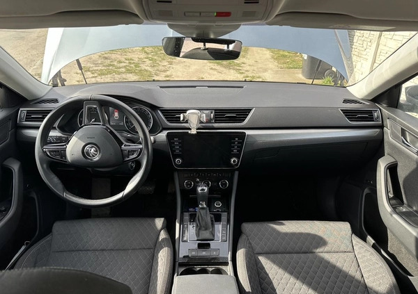 Skoda Superb cena 85000 przebieg: 170173, rok produkcji 2019 z Zaklików małe 56